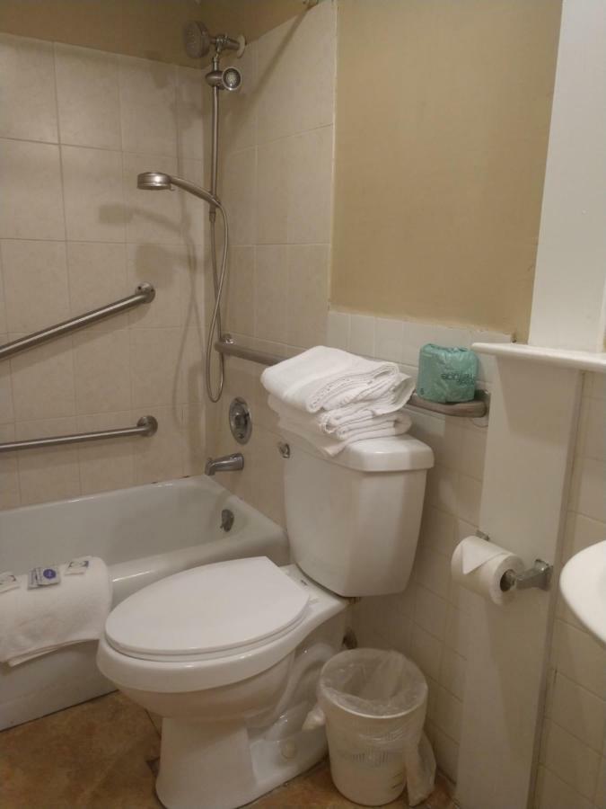 Executive Economy Lodge ปอมปาโนบีช ภายนอก รูปภาพ